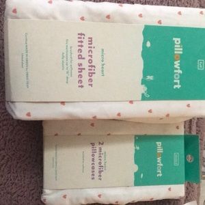 Full Size microfiber fitted sheet and 2 microfiber pillow cases standard